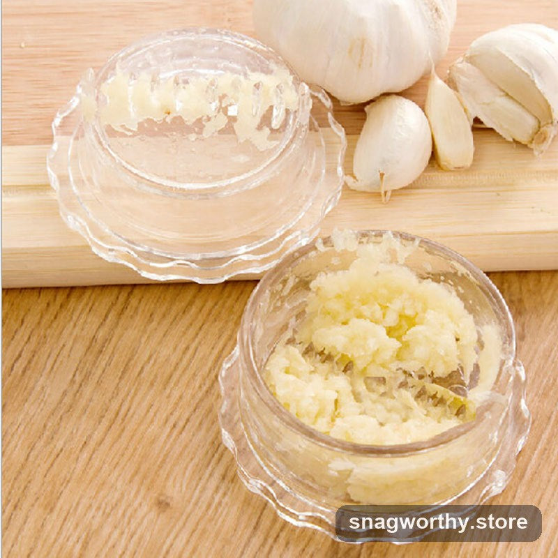 Garlic twist mincer in use | Snagworthy.store