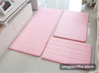 Bath mat set in bathroom | Snagworthy.store