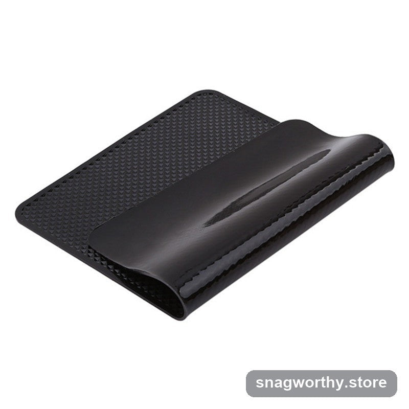 Dashboard mat holding coins and keys | Snagworthy.store