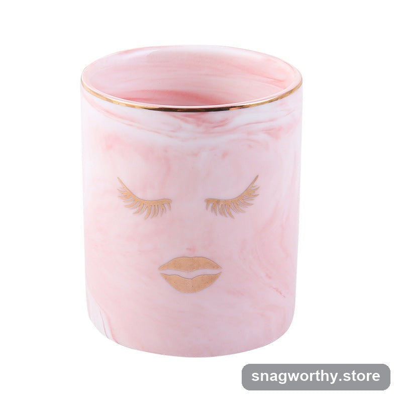 Pen pot holding pens and pencils | Snagworthy.store