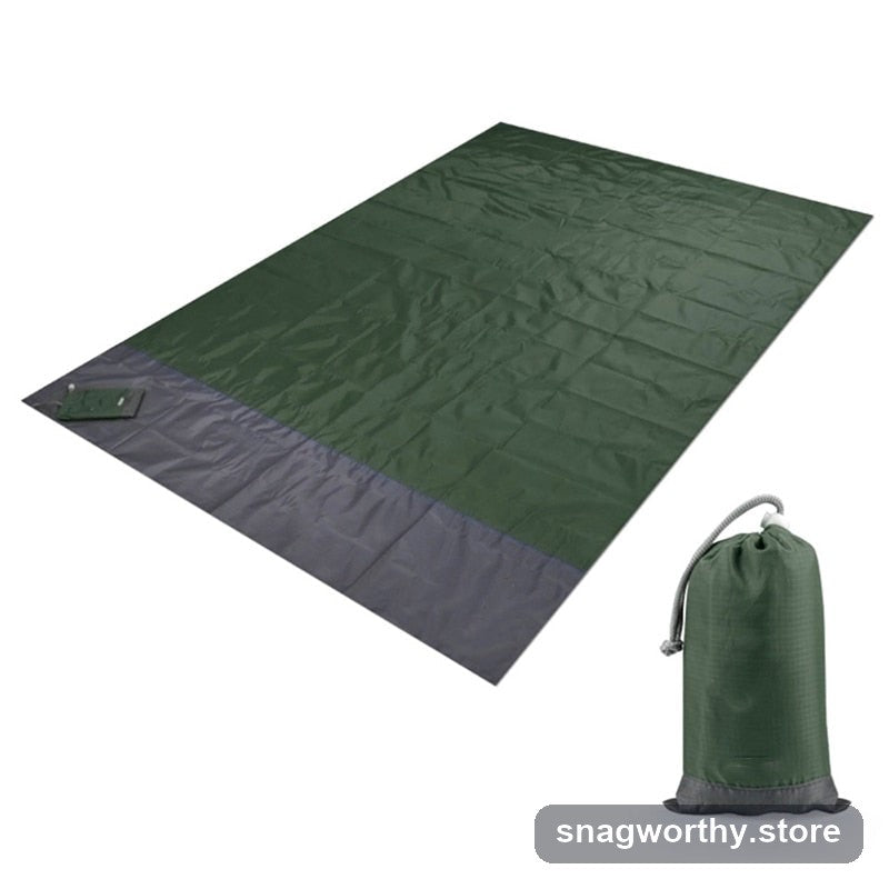 Picnic blanket folded into its drawstring carry pouch | Snagworthy.store